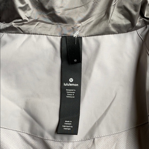 Lululemon Everyday Getaway Jacket - Picture 5 of 10